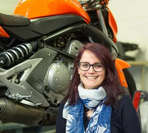 Élodie gérante Virage Moto